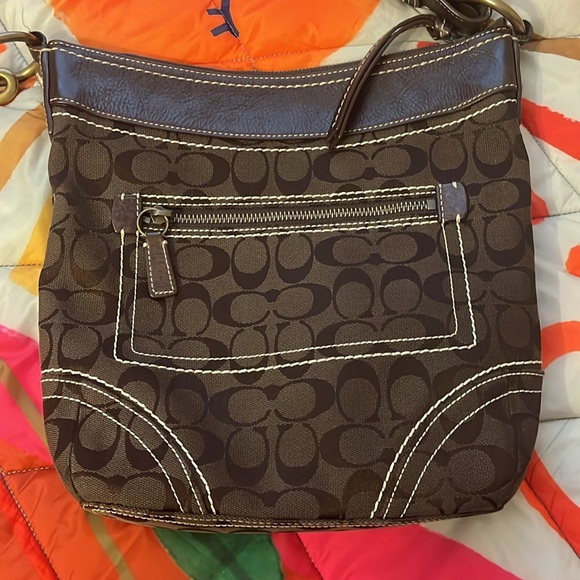 Gorgeous Coach Crossbody - Picture 5 of 11